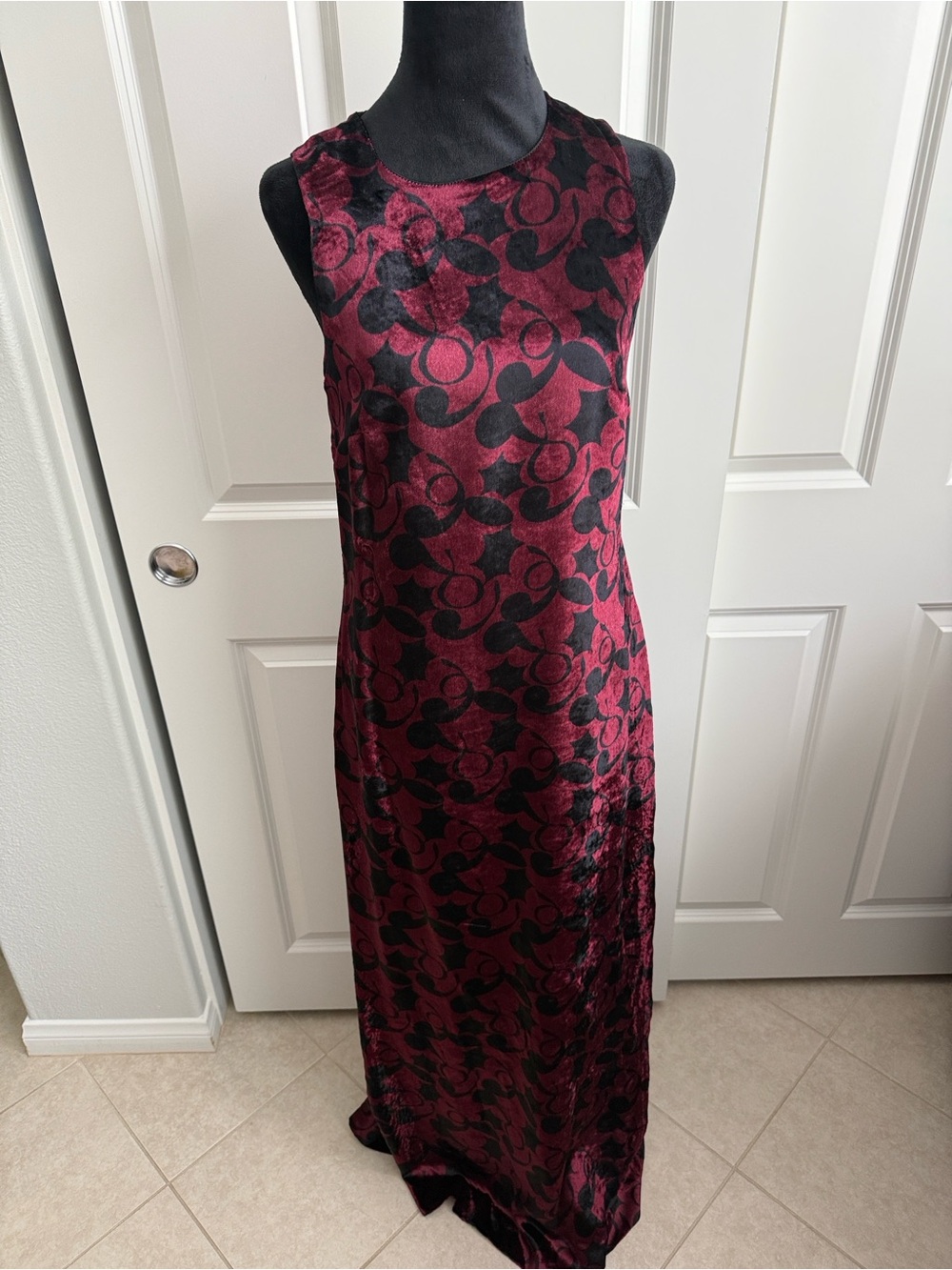 Sleeveless Burgundy & Black Patterned Maxi Dress VERSUS